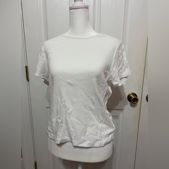 Large Old Navy Fitted Short-Sleeve Cropped Rib-Knit T-Shirt - Picture 9 of 11